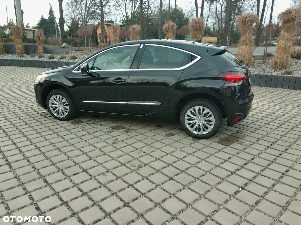 Citroën DS4 e-HDi 115 Urban Show - 10