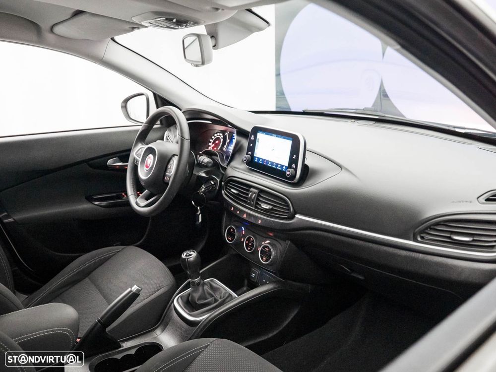 Fiat Tipo Station Wagon 1.3 M-Jet Lounge - 28