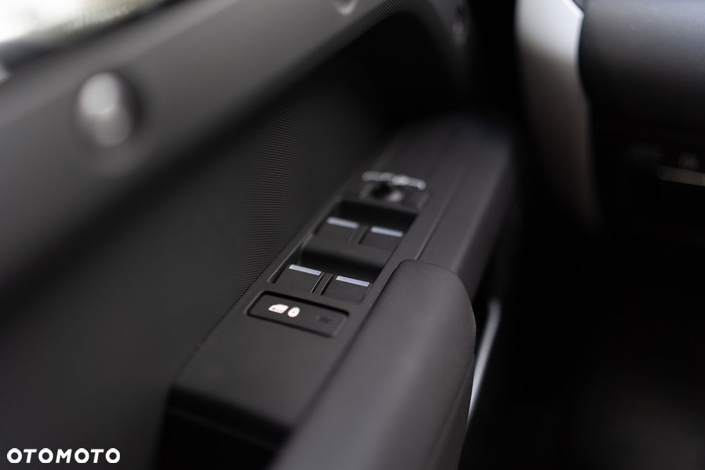 Land Rover Defender - 19