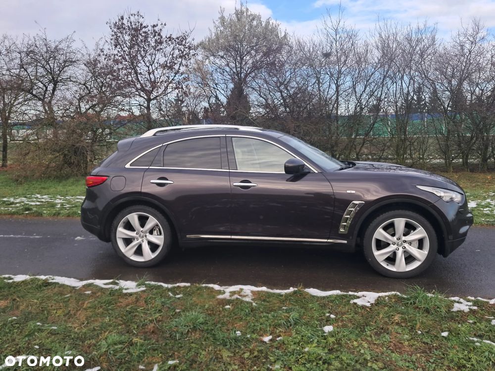 Infiniti FX - 9