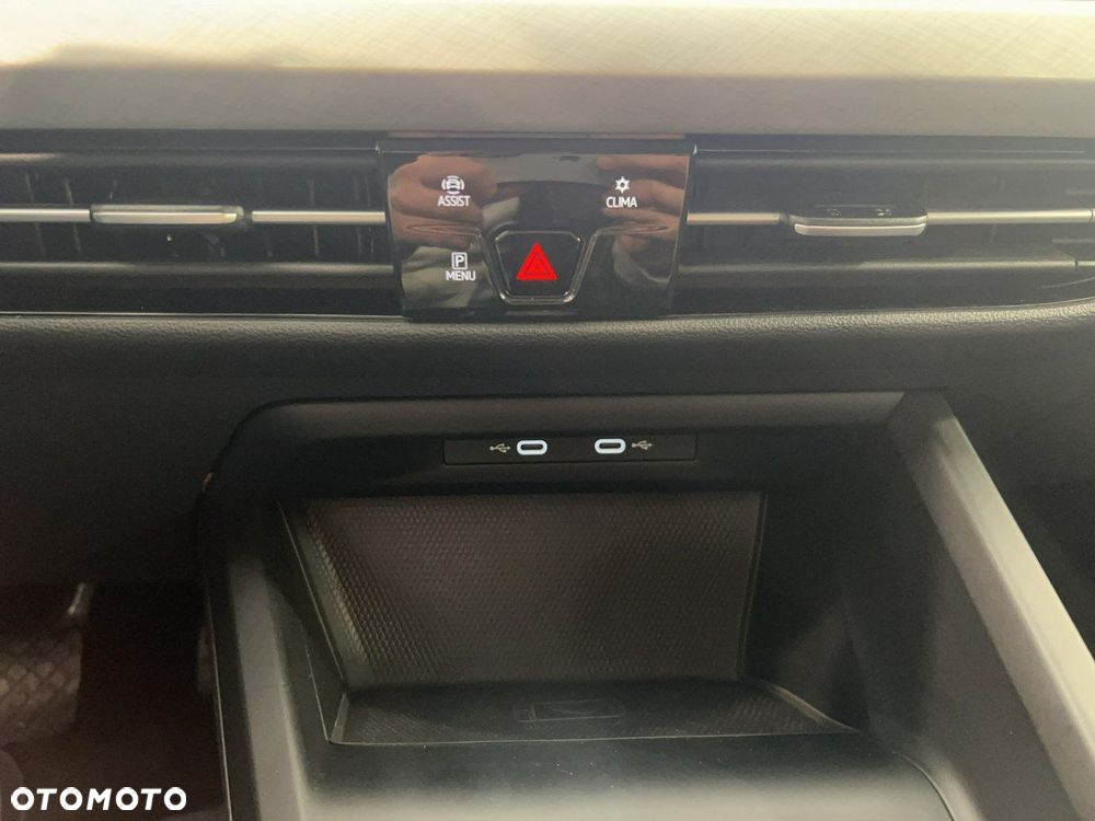 Volkswagen Golf - 25