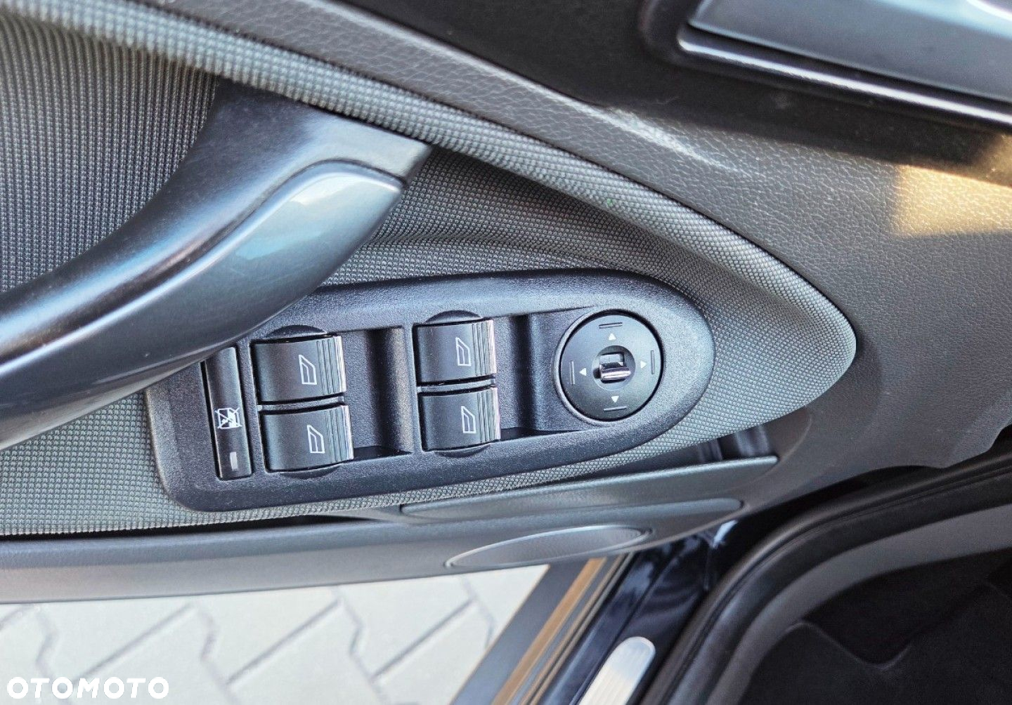 Ford Kuga - 12