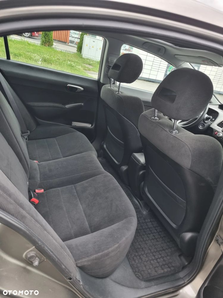 Honda Civic 1.8 Executive - 21