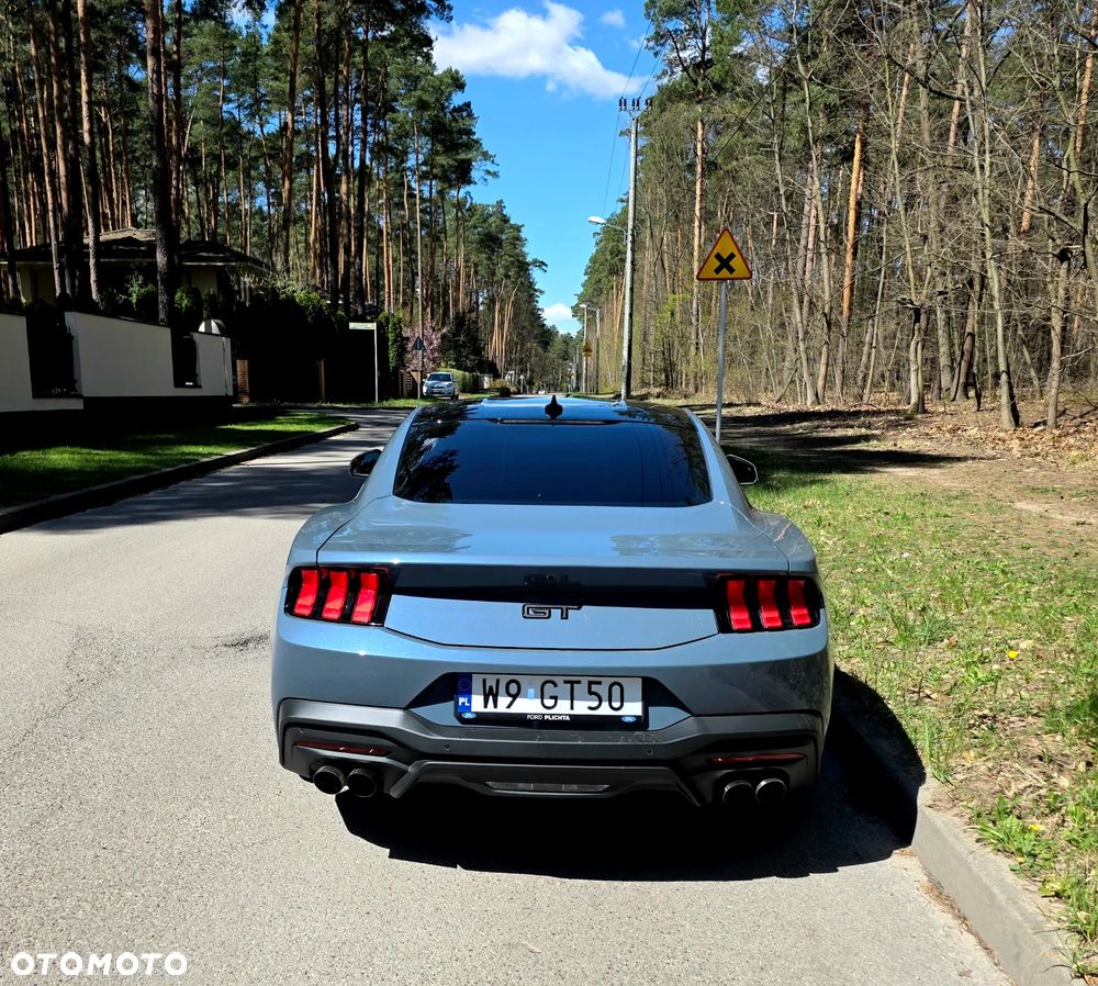 Ford Mustang - 7