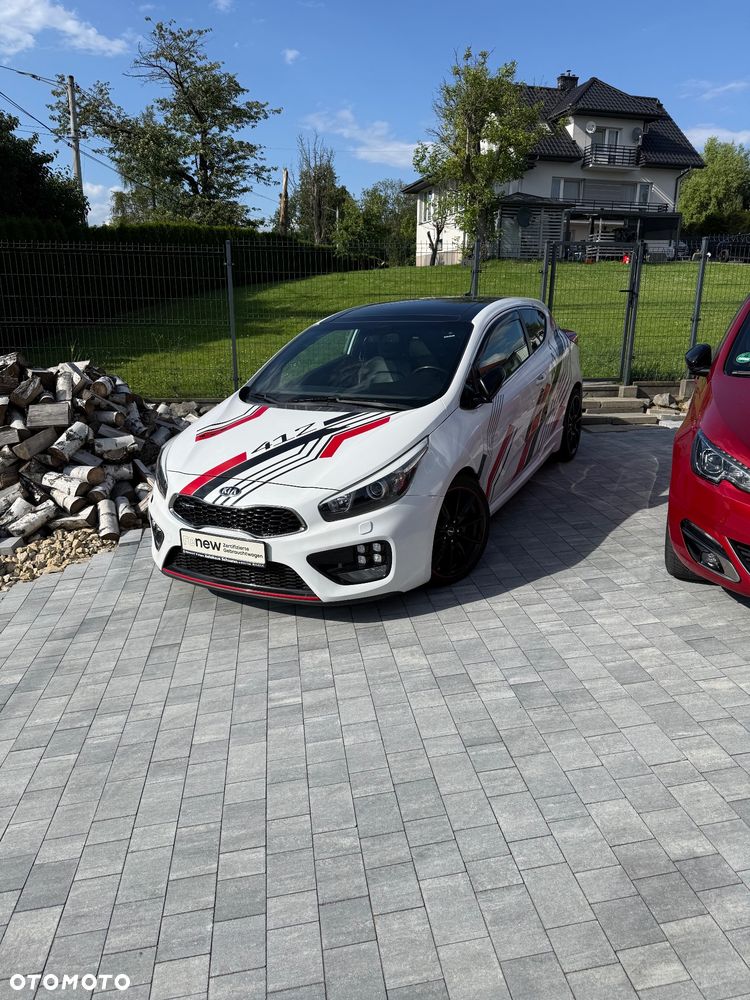 Kia Ceed - 11