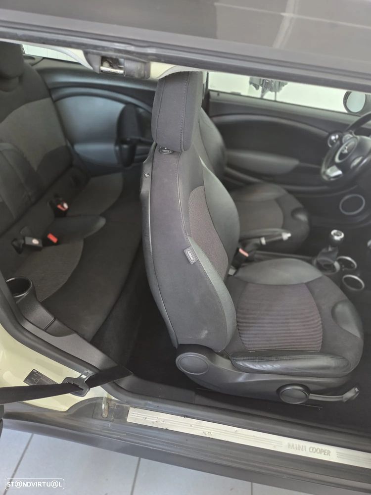 MINI Clubman Cooper D - 11