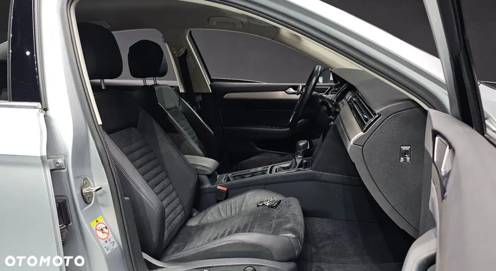 Volkswagen Passat 2.0 TDI SCR 4Motion DDG Highline - 17