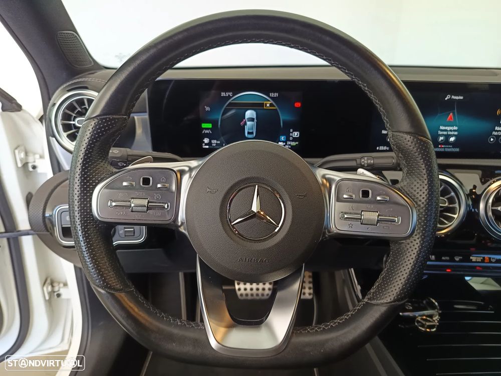 Mercedes-Benz A 250 Limousine e AMG Line - 27