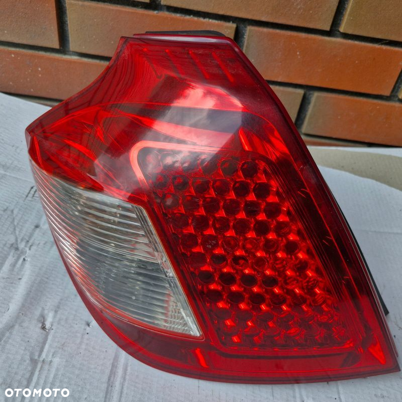 Kia CEED I LIFT 92401-1H0 LAMPA LEWY TYŁ - 2