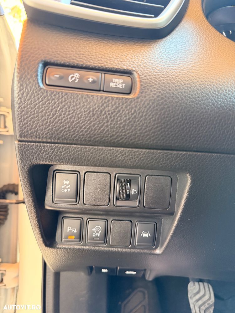 Nissan Qashqai 1.5 DCI Start/Stop N-Connecta - 10