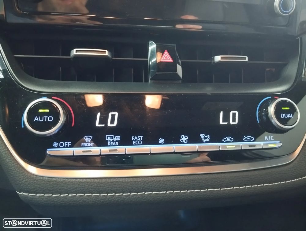 Toyota Corolla 1.8 Hybrid Comfort - 30