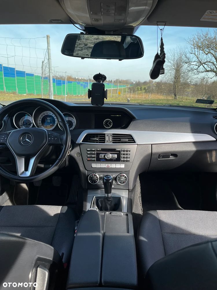Mercedes-Benz Klasa C 180 CGI BlueEff Avantgarde - 9