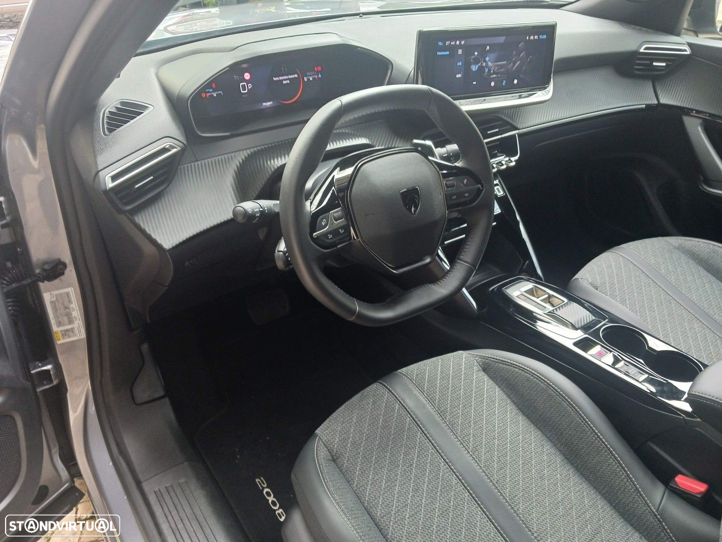 Peugeot 2008 1.2 PureTech Allure EAT8 - 27