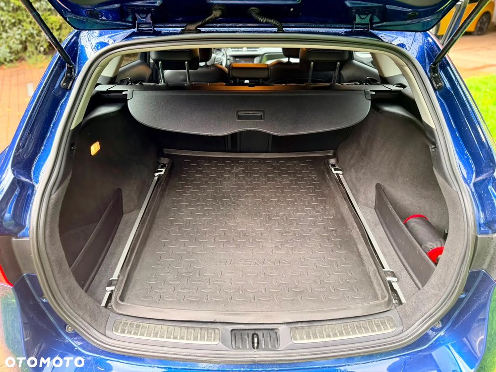 Toyota Avensis 2.0 Premium MS - 6