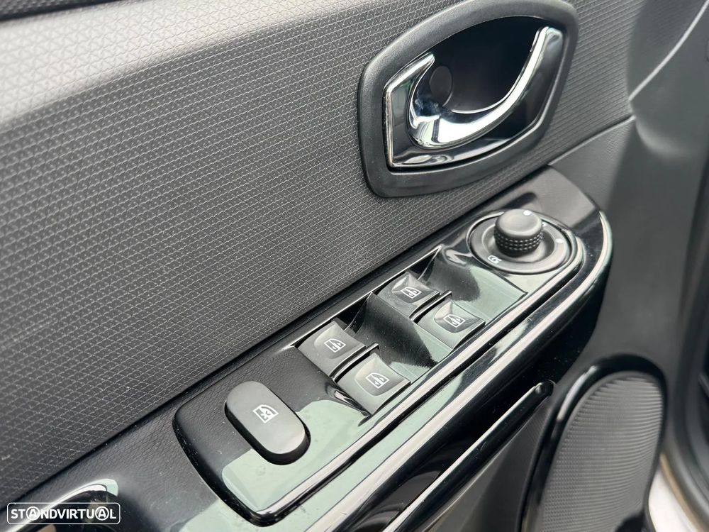 Renault Clio 0.9 TCE Dynamique S - 11