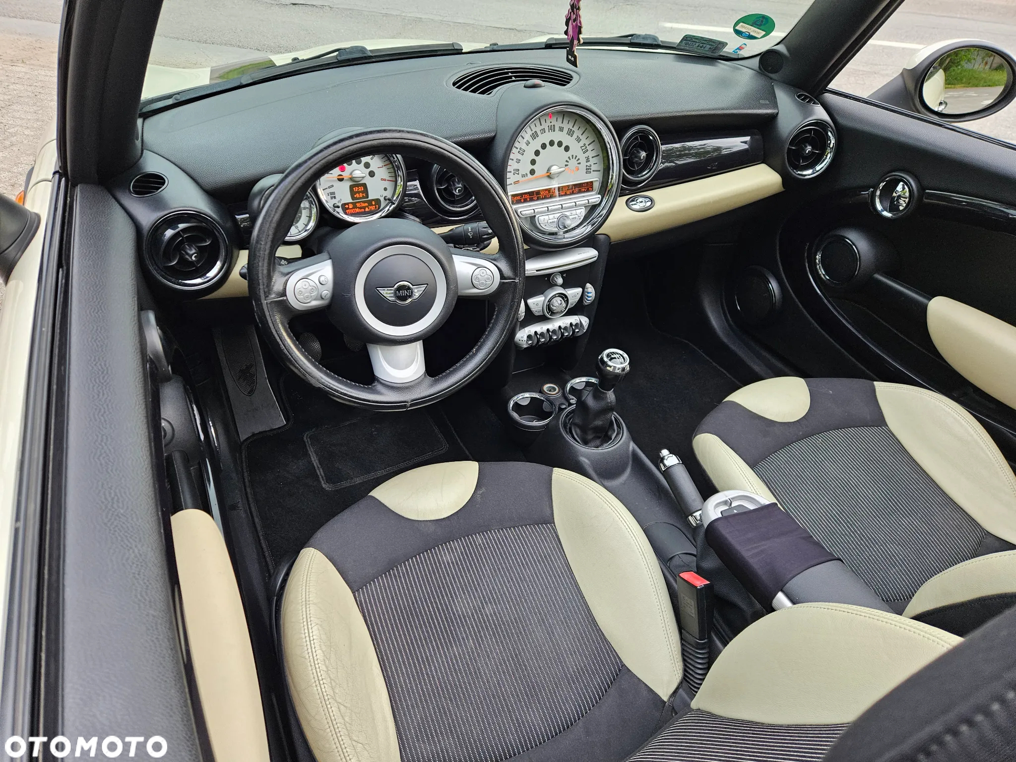 MINI Cooper Cabrio - 23