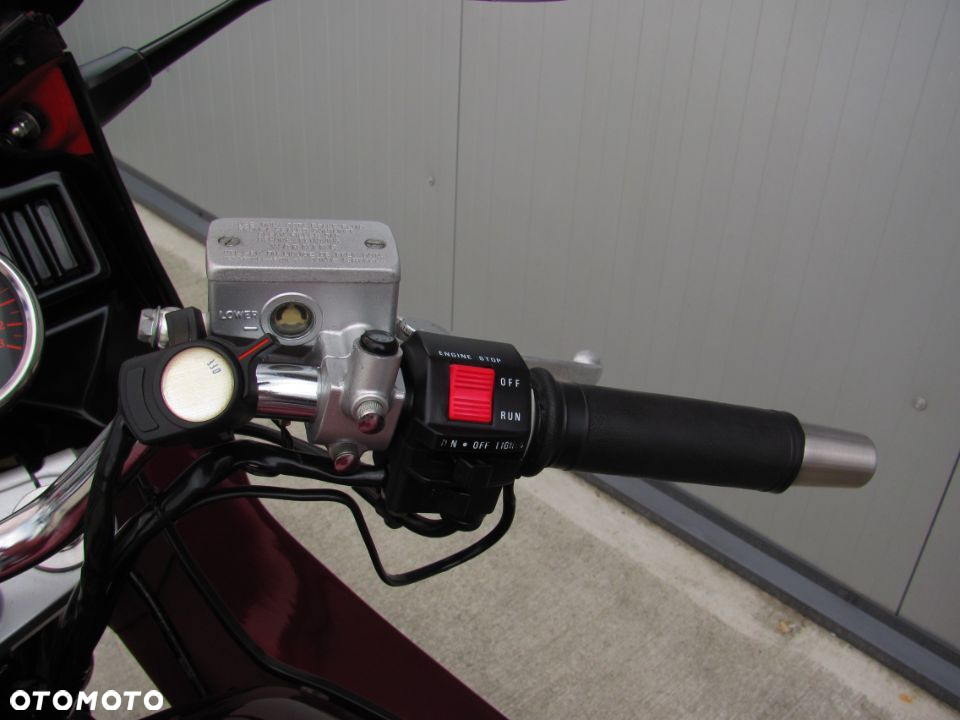 Suzuki GSX - 13