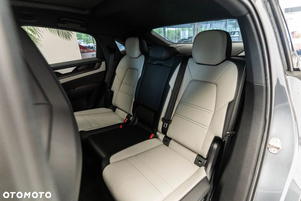Porsche Cayenne Black Edition - 14