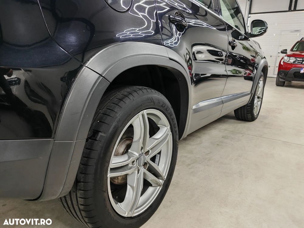 Volkswagen Tiguan 2.0 TDI DPF 4Motion BlueMotion Technology DSG Sport & Style - 32