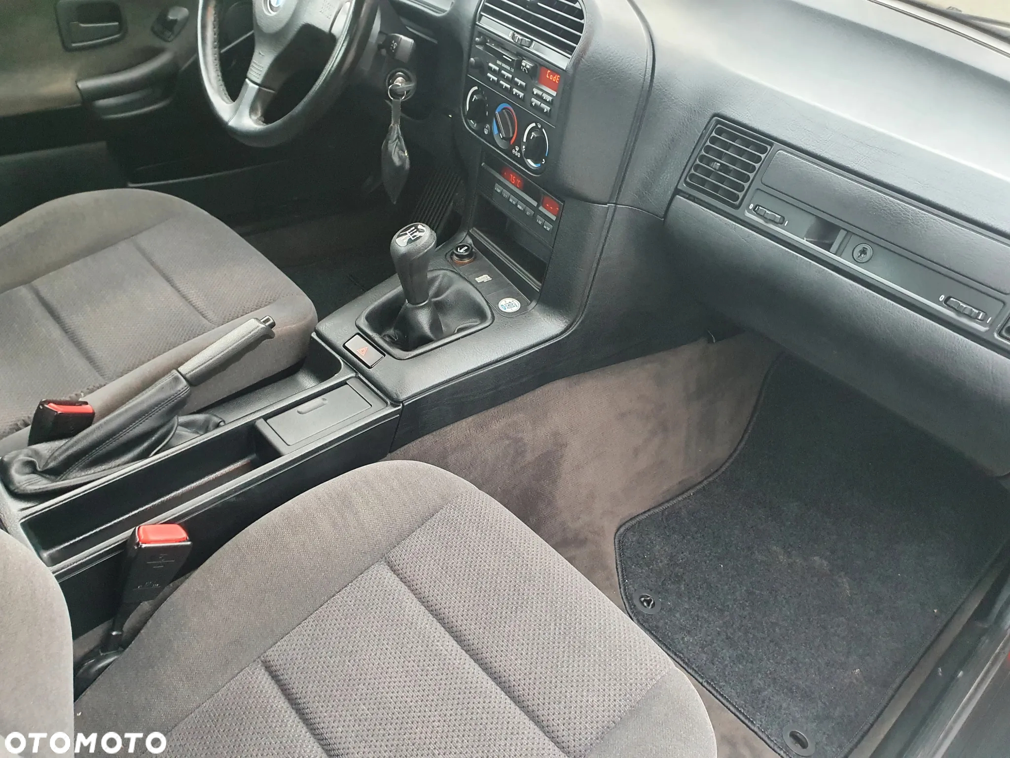 BMW Seria 3 318i - 24