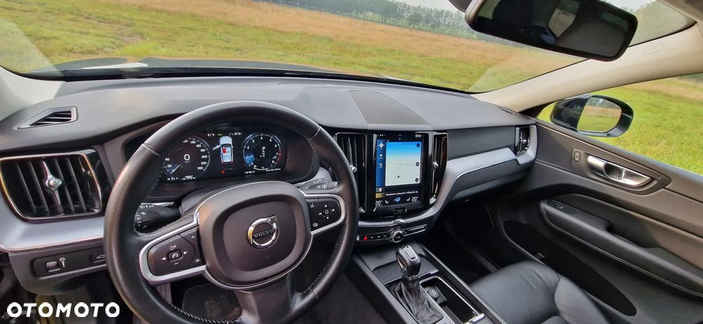Volvo XC 60 T5 Momentum Pro - 7