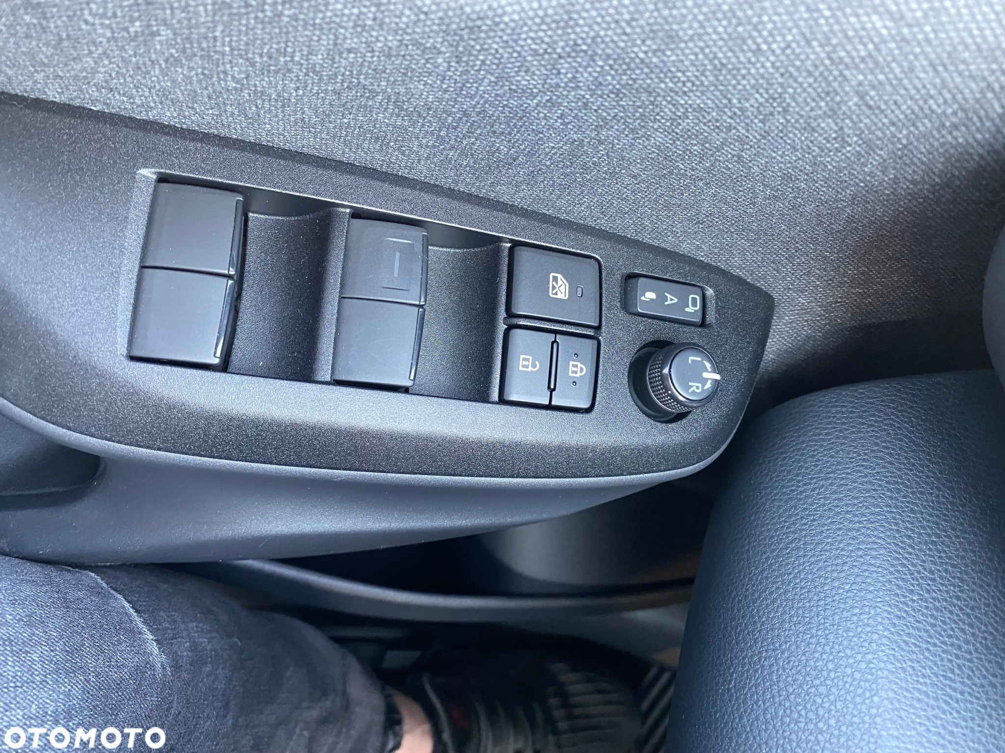 Toyota Yaris Hybrid 1.5 VVT-i Premiere Edition - 16