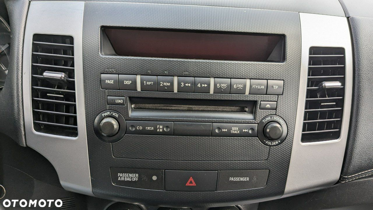 Peugeot 4007 - 26