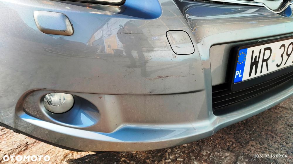 Toyota Avensis 1.6 Sol - 17