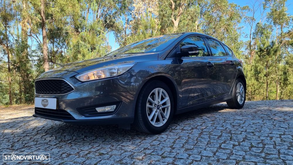 Ford Focus 1.0 EcoBoost Business - 18
