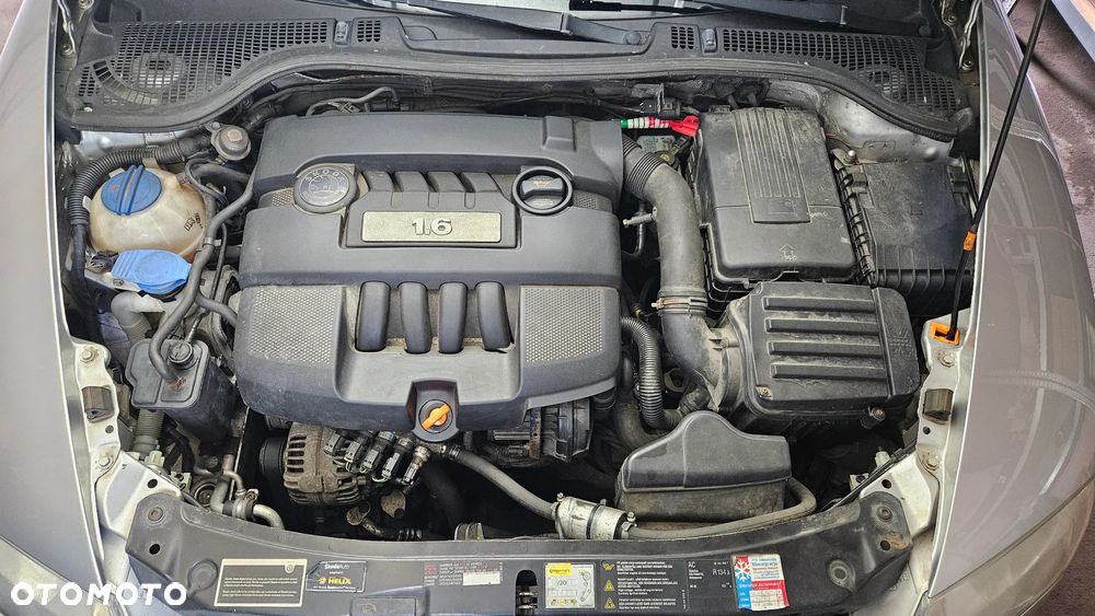 Skoda Octavia 1.6 Ambiente - 16