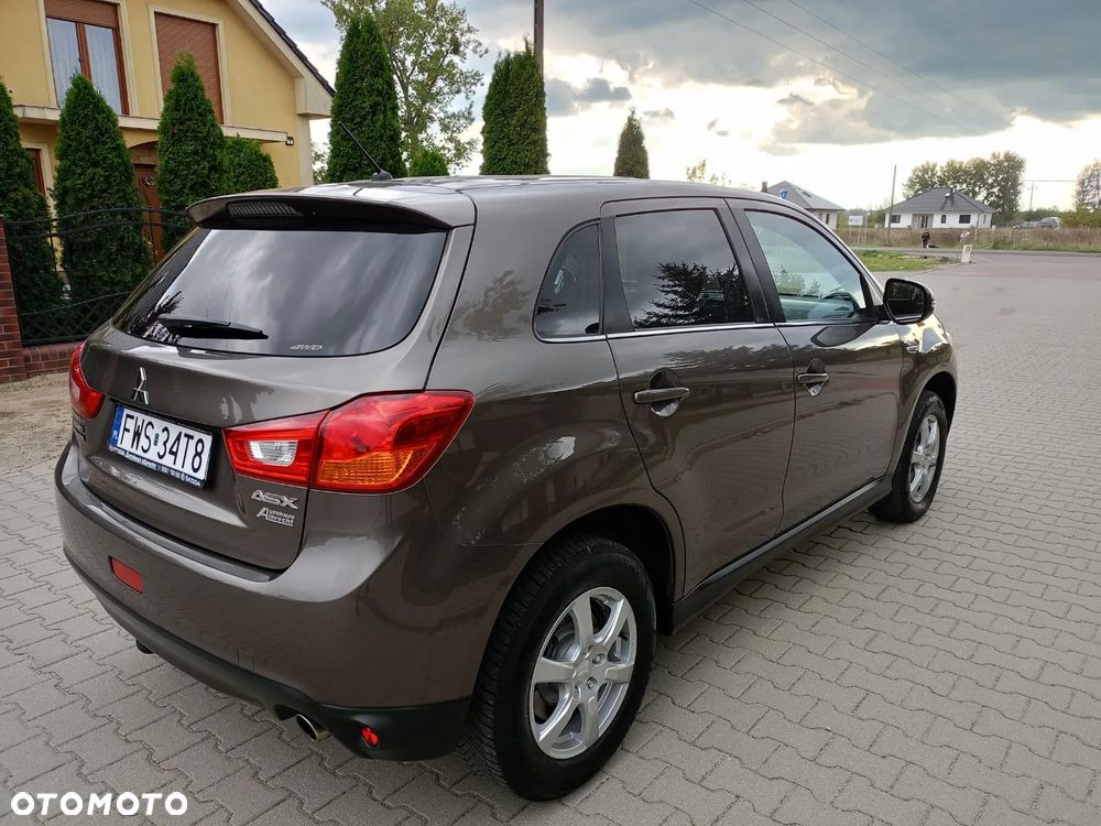 Mitsubishi ASX - 5