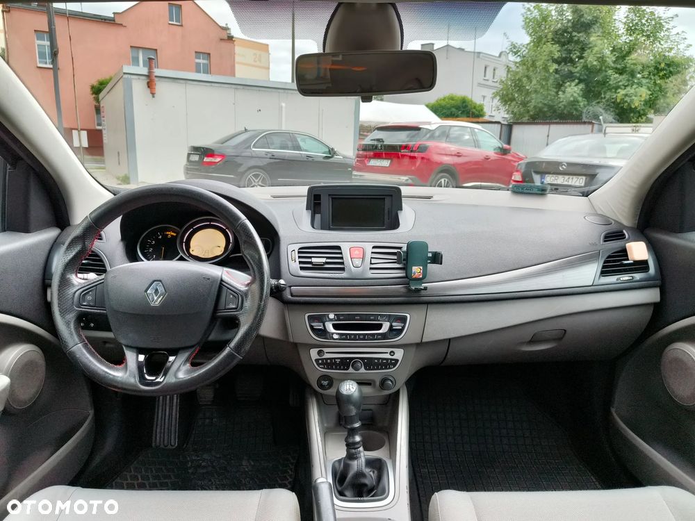 Renault Megane dCi 110 FAP Paris - 9