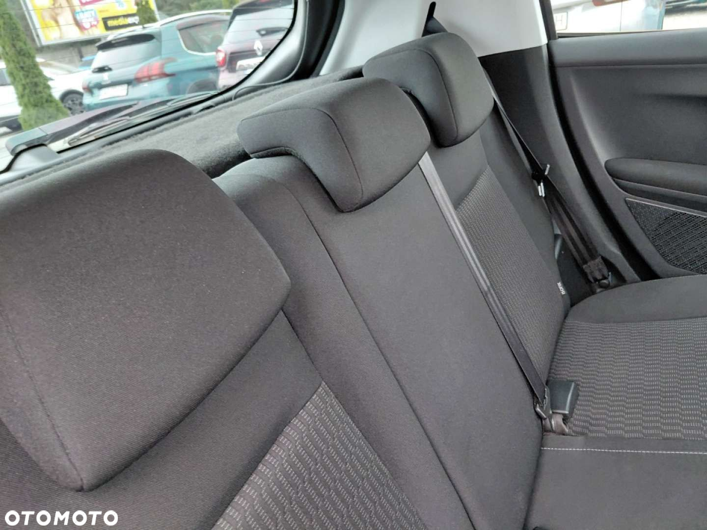 Peugeot 208 - 16