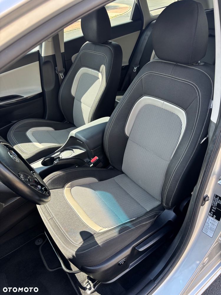 Kia Ceed 1.6 CRDi 128 ISG SW Spirit - 9