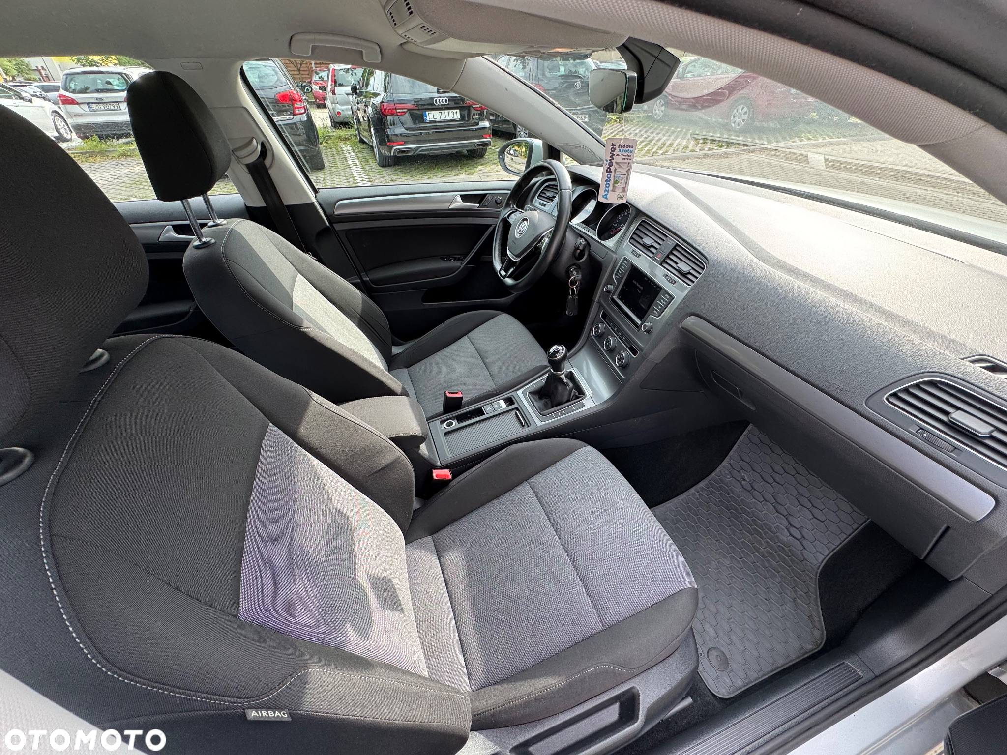 Volkswagen Golf VII 1.6 TDI BMT Comfortline - 12