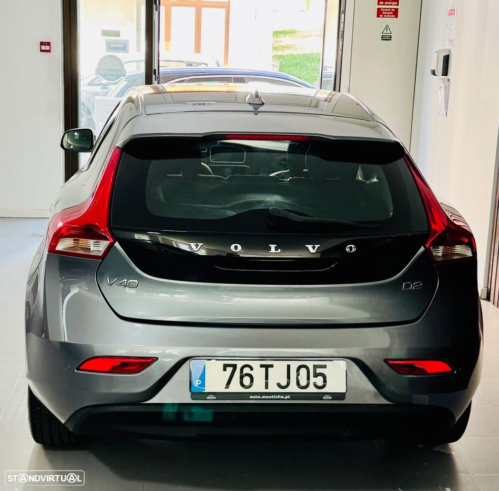 Volvo V40 2.0 D2 Momentum Geartronic - 8