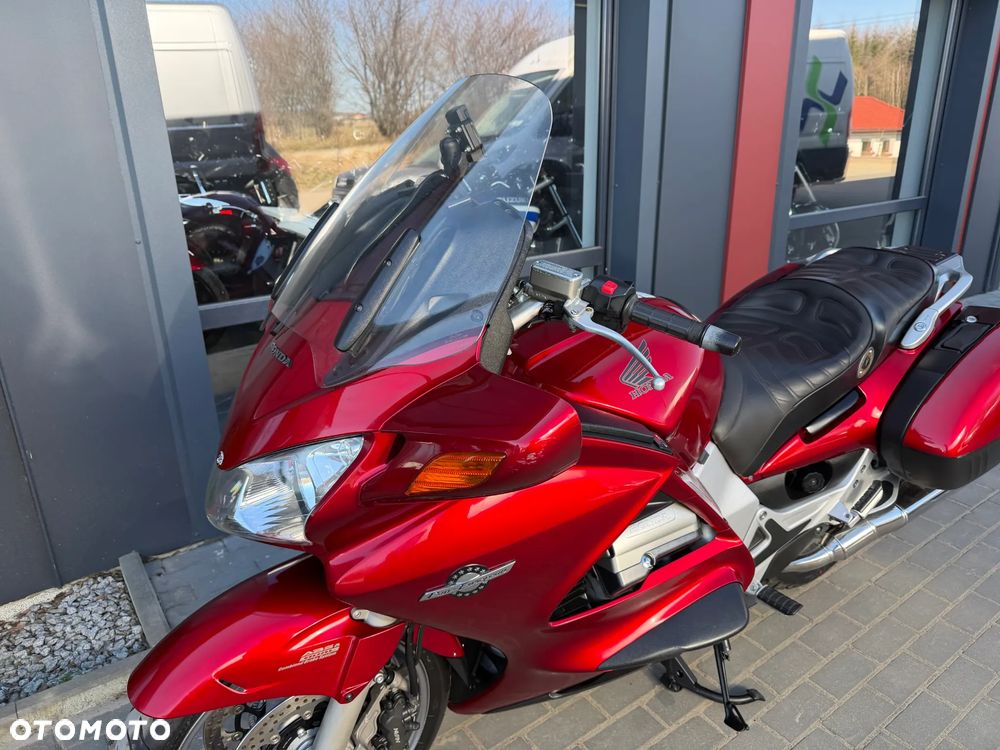 Honda ST - 9