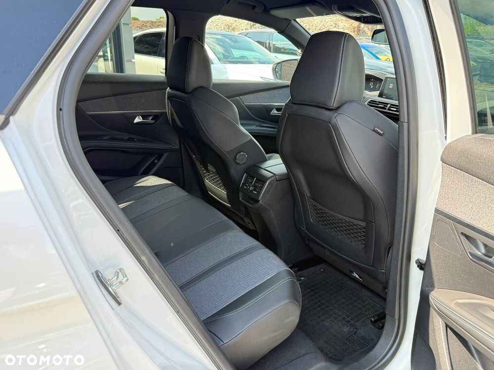 Peugeot 3008 1.2 PureTech mHEV Allure Pack S&S e-DCS6 - 26