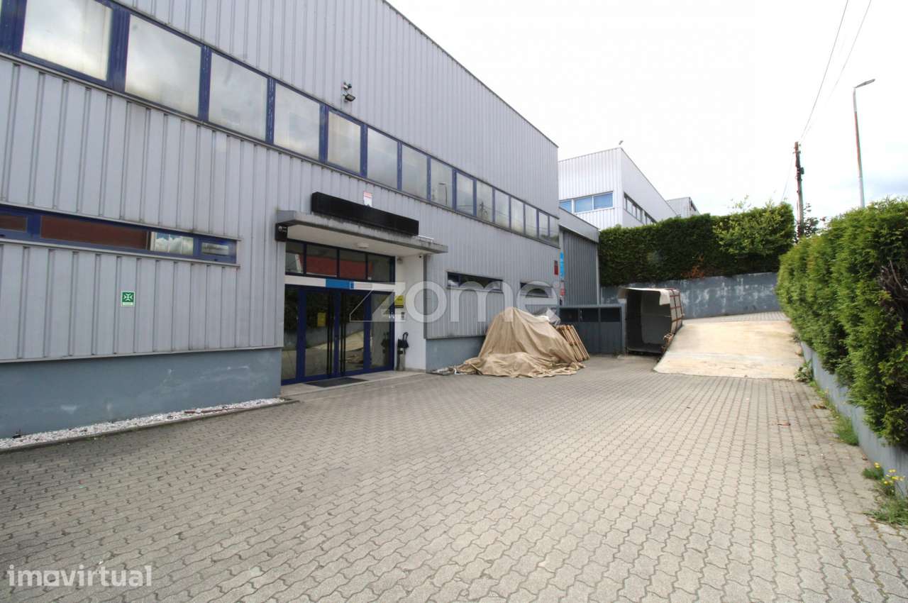 Pavilhão Comercial com +1.000 m² na Zona Industrial do Socorro – Fa... - Grande imagem: 2/16