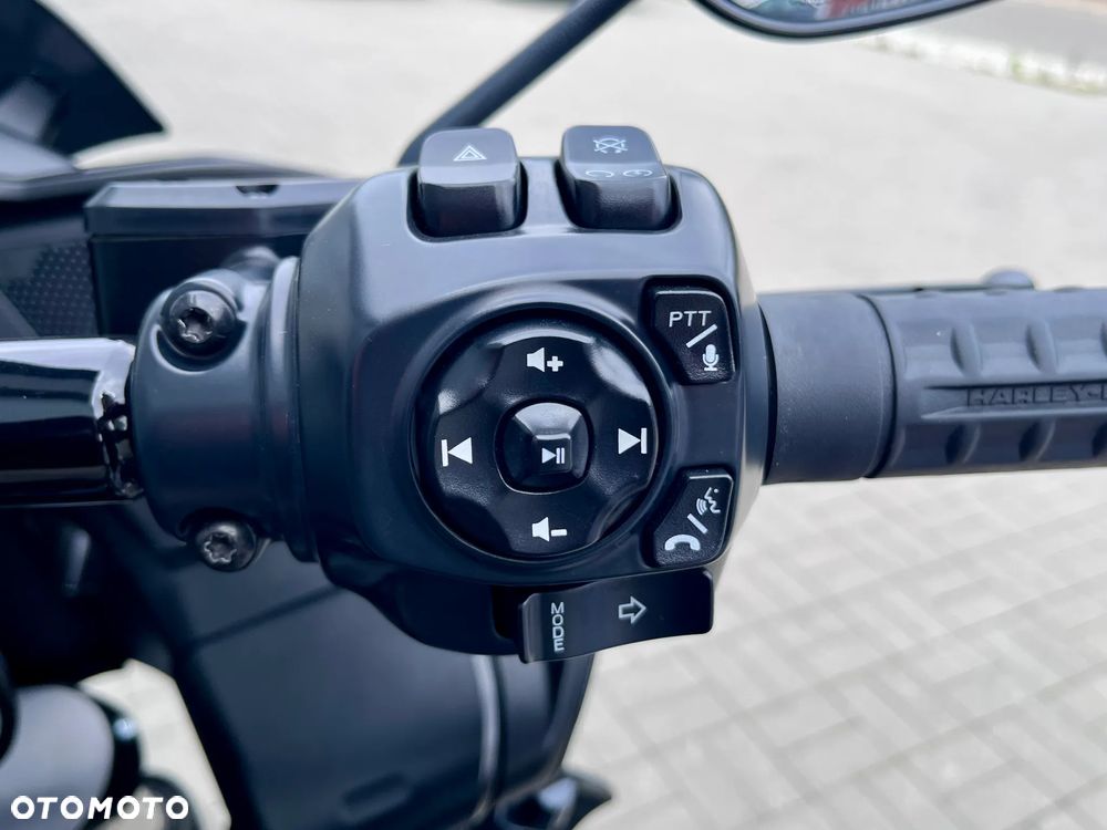 Harley-Davidson Touring Road Glide - 8