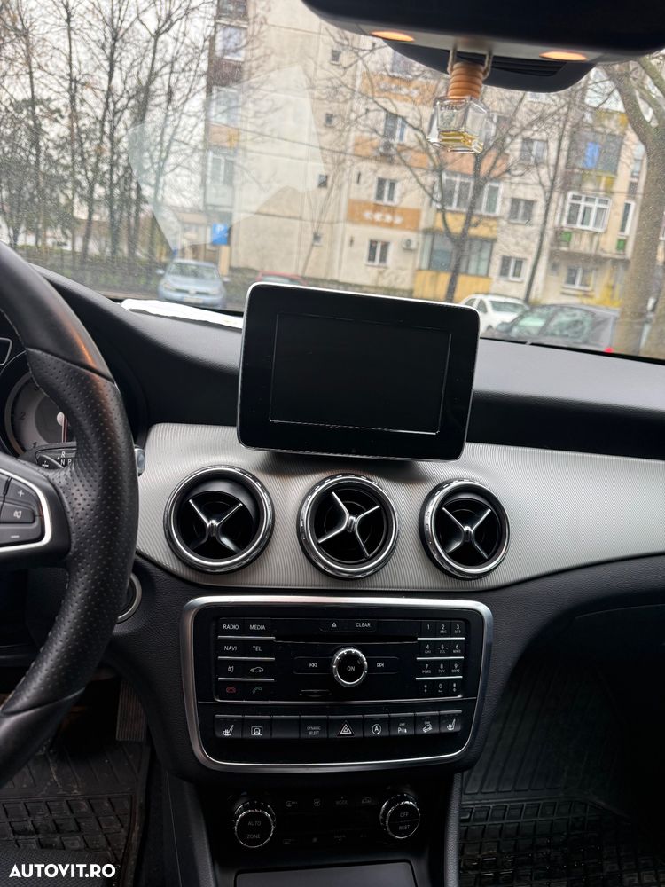 Mercedes-Benz GLA 220 d 4MATIC Aut. - 25