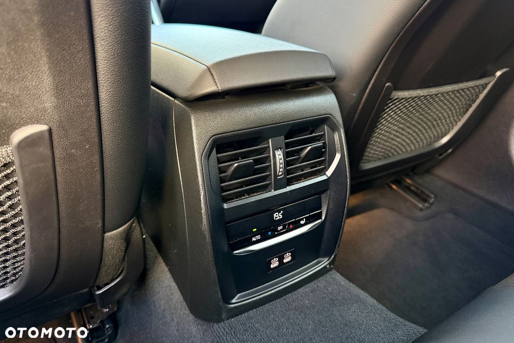 BMW Seria 3 320d M Sport - 31