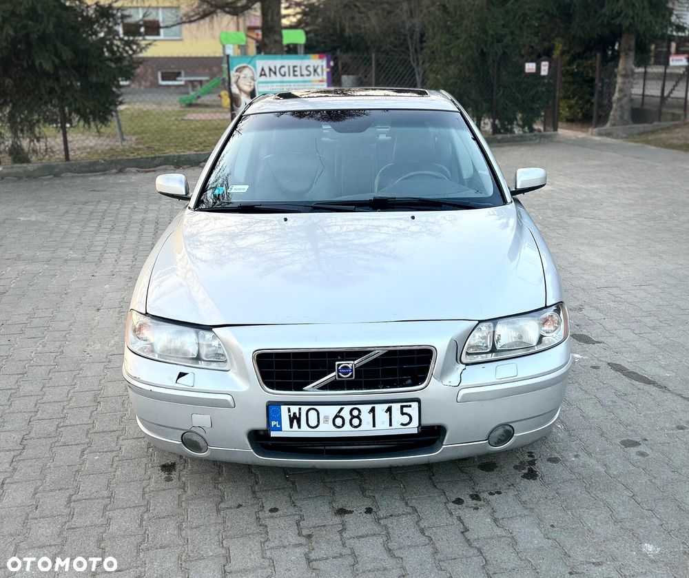 Volvo S60 2.5T Momentum - 2