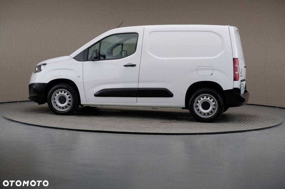 Toyota ProAce 1.5 D-4D Active SalonPL VAT23% Właścicielem pojazdu jest Ayvens Financial Services Polska - 4