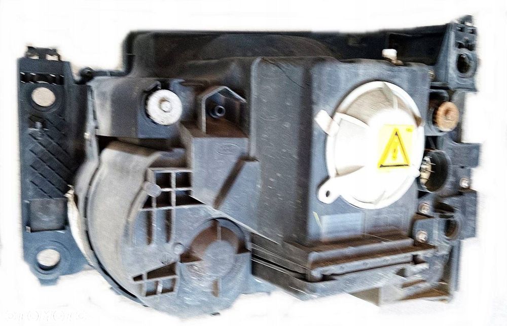 LAND ROVER DISCOVERY III 3 LAMPA PRAWA PRZÓD PRZEDNIA XBC500082 H242HRAD - 2