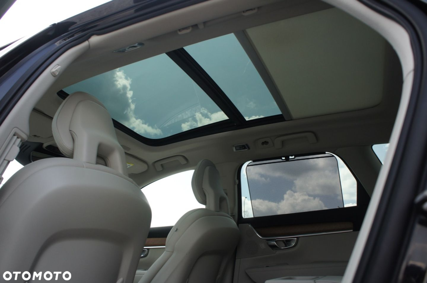 Volvo V90 Cross Country - 20
