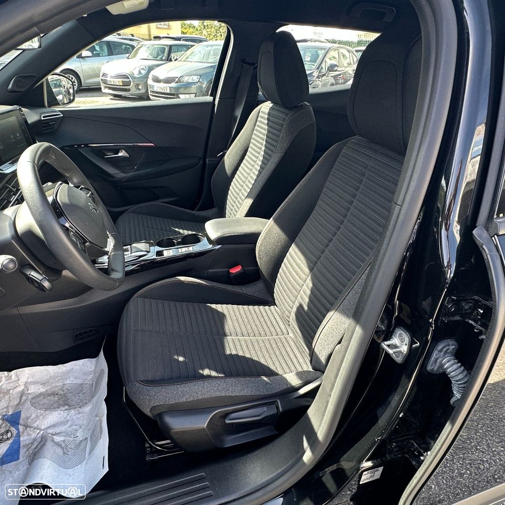 Peugeot e-2008 50 kWh Active Pack - 14