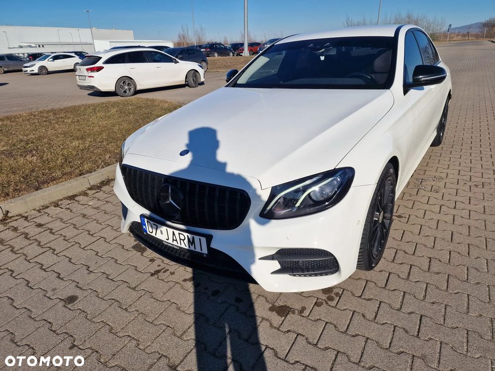 Mercedes-Benz Klasa E 220 d 4-Matic 9G-TRONIC - 2