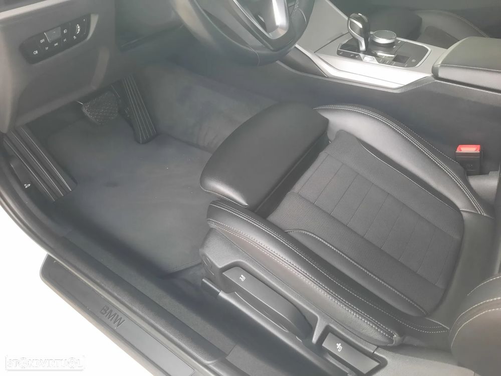 BMW 320 e Line Sport Auto - 24
