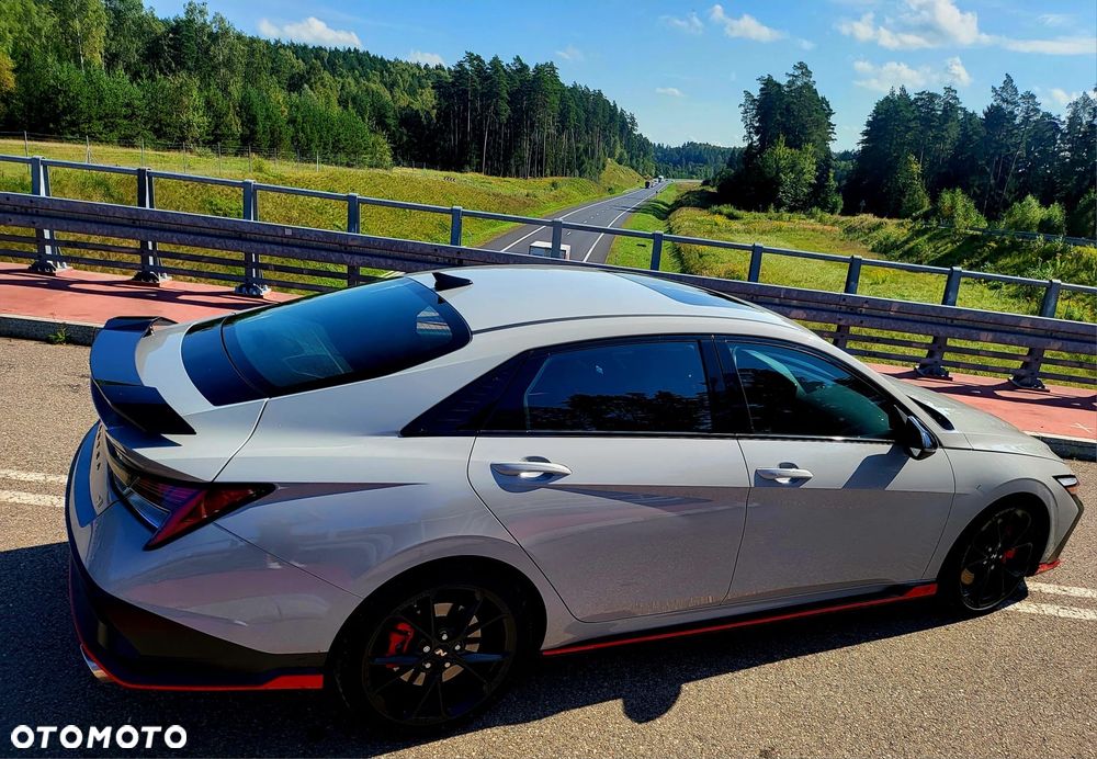 Hyundai Elantra - 15